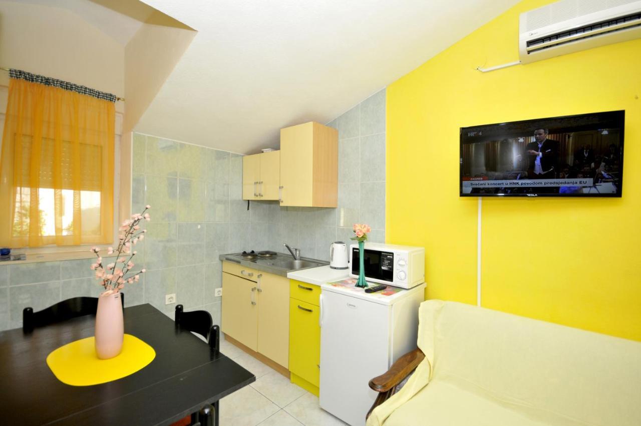 Apartments With A Parking Space Okrug Donji, Ciovo - 13732 Donji Okrug  Buitenkant foto